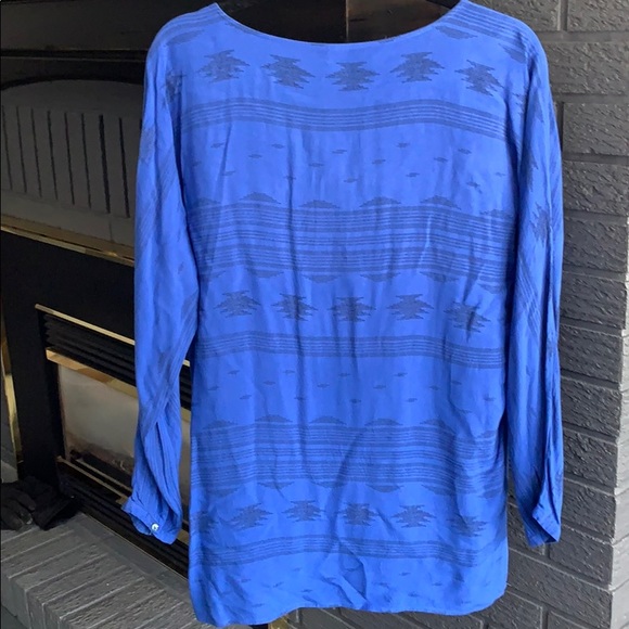 Old Navy shirt - Picture 2 of 5